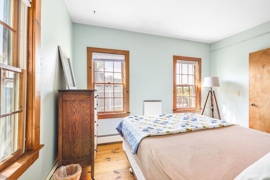 More Photos Of 557 Center Rd, New Shoreham Apartments For Sale