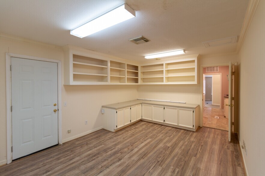 More Photos Of 7102 FM 1488 Rd, Magnolia Office For Sale
