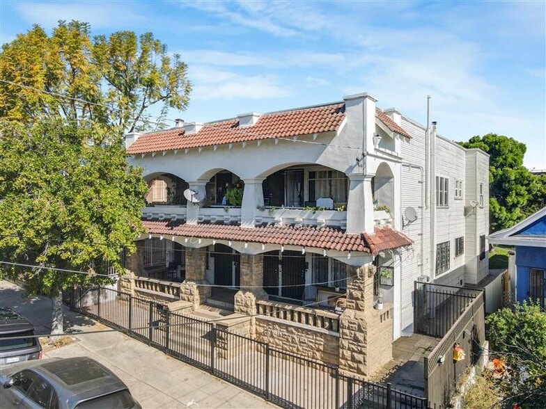 More Photos Of 1651 W 11th Pl, Los Angeles Apartments For Sale