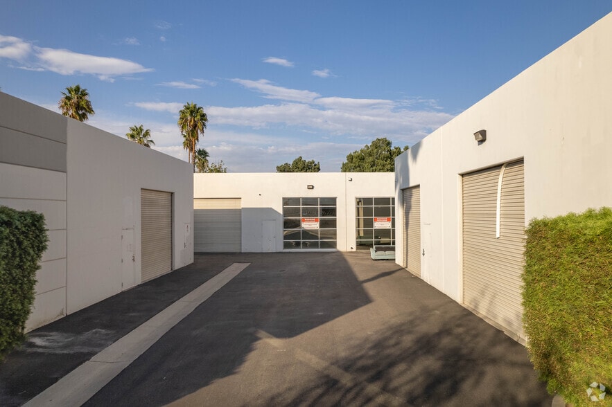 More Photos Of 4100 Latham St, Riverside Unknown For Lease