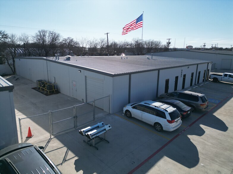 More Photos Of 3337 E Loop 820 S, Fort Worth Manufacturing For Lease