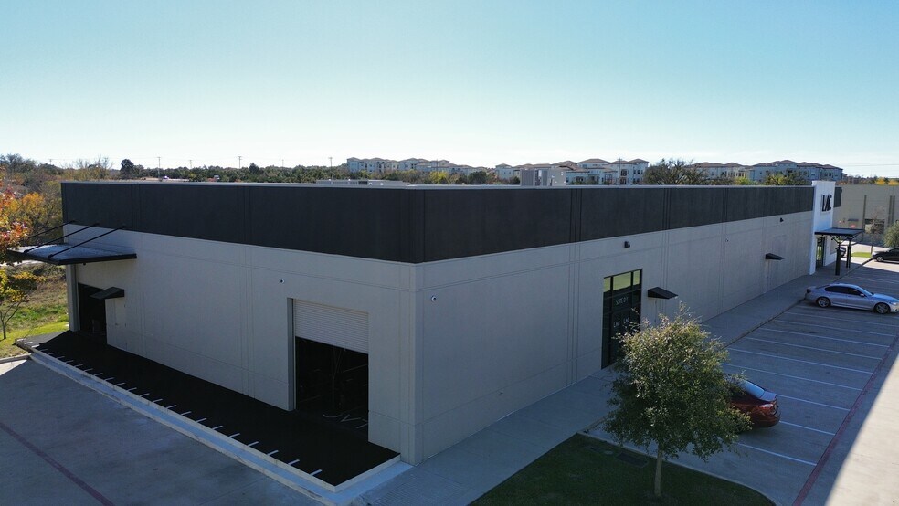 More Photos Of 190 N Bagdad Rd, Leander Warehouse For Lease