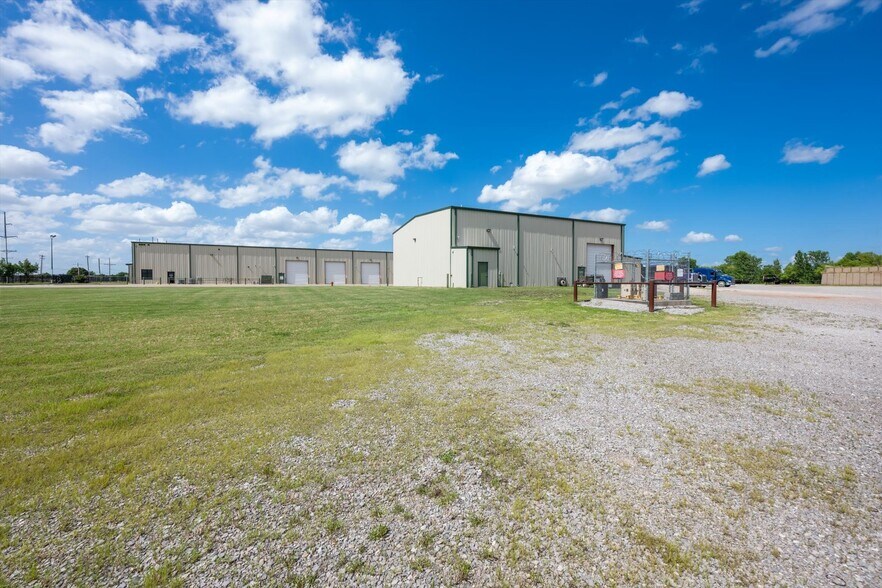 More Photos Of 13020 S Sunnylane Rd, Moore Industrial For Lease