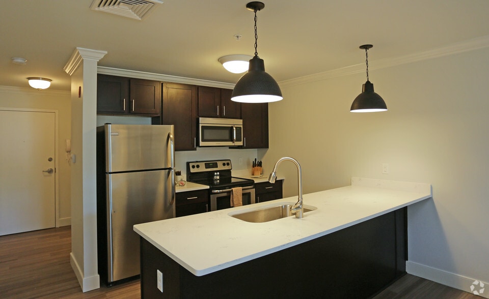 More Photos Of 77A Excelsior Ave, Saratoga Springs Apartments For Lease