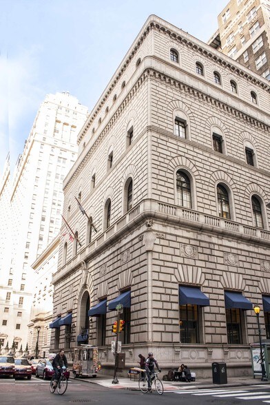 More Photos Of 1435-1441 Walnut St, Philadelphia Office For Lease