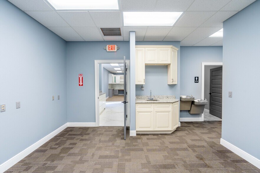 More Photos Of 440 Roberts Rd, Oldsmar Warehouse For Sale