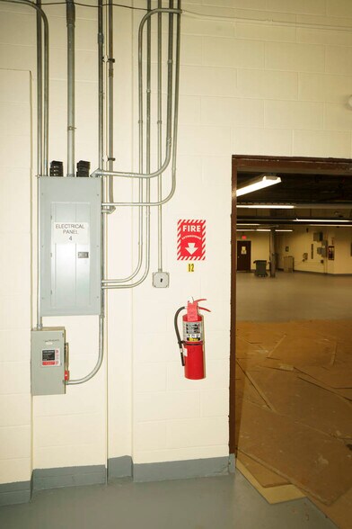 More Photos Of 225 Buffalo Ave, Freeport Warehouse For Sale