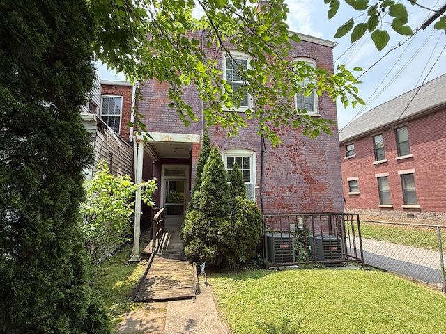 More Photos Of 1143 S 6th St, Louisville Office For Sale