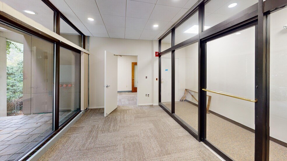 More Photos Of 1000 Market St, Portsmouth Office For Lease