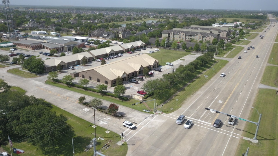 More Photos Of 1311 W Parkwood Ave, Friendswood Office For Lease