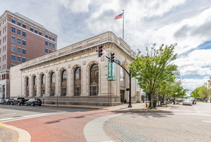 More Photos Of 225-227 Main St, Evansville Office For Lease