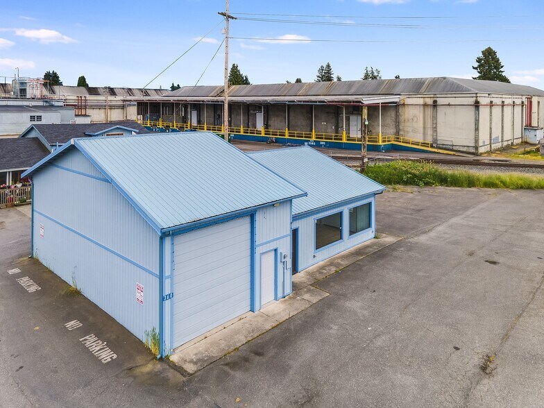 More Photos Of 360 S Burlington Blvd, Burlington Office For Sale