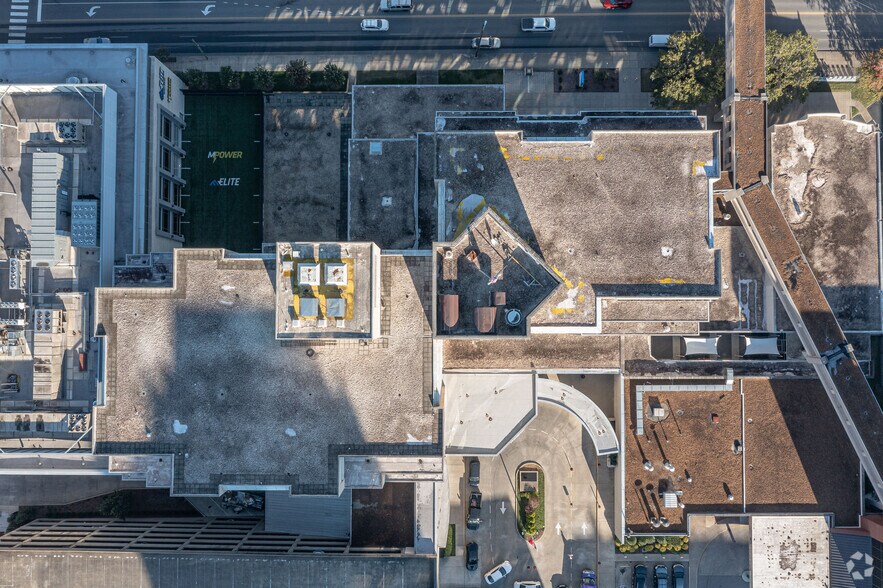 More Photos Of 2004 Hayes St, Nashville Medical For Lease