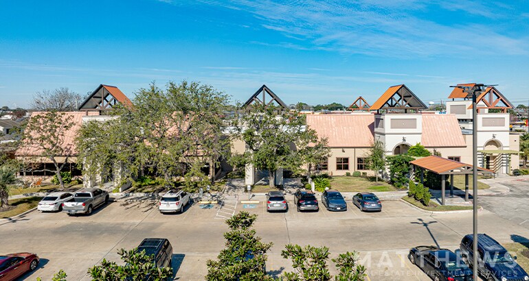 More Photos Of 4002 Burke Rd, Pasadena Medical For Sale