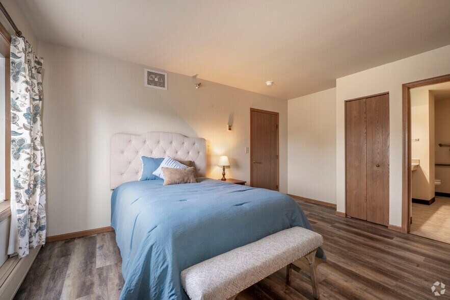 More Photos Of 605 Chase Blvd, Sun Prairie Apartments For Lease