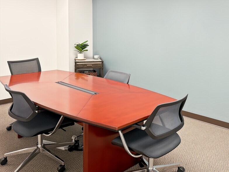 More Photos Of 625 Kenmoor Ave SE, Grand Rapids Coworking Space