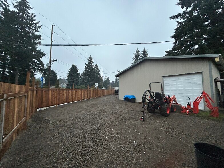 Primary Photo Of 7313 SE Roots Rd, Milwaukie Flex For Lease