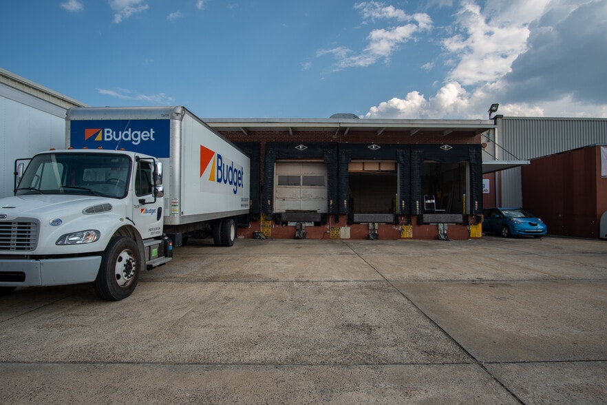 More Photos Of 128 Bingham Rd, Asheville Light Manufacturing For Lease