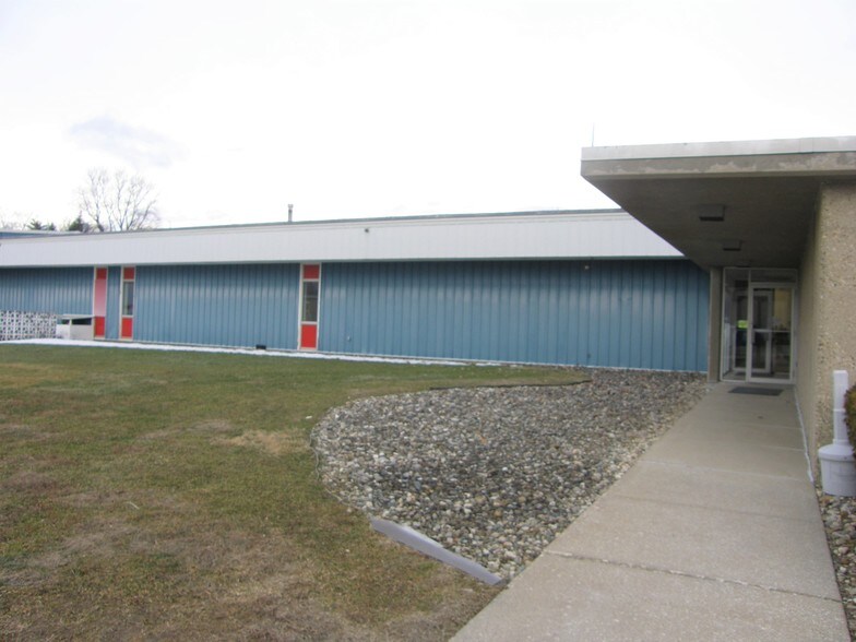 More Photos Of 2112 Industrial Dr, Niles Manufacturing For Sale