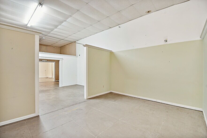More Photos Of 1956 Kingsley Ave, Orange Park General Retail For Sale