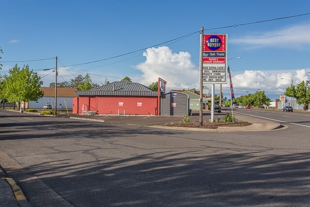 More Photos Of 501 Pacific Blvd, Albany Convenience Store For Sale