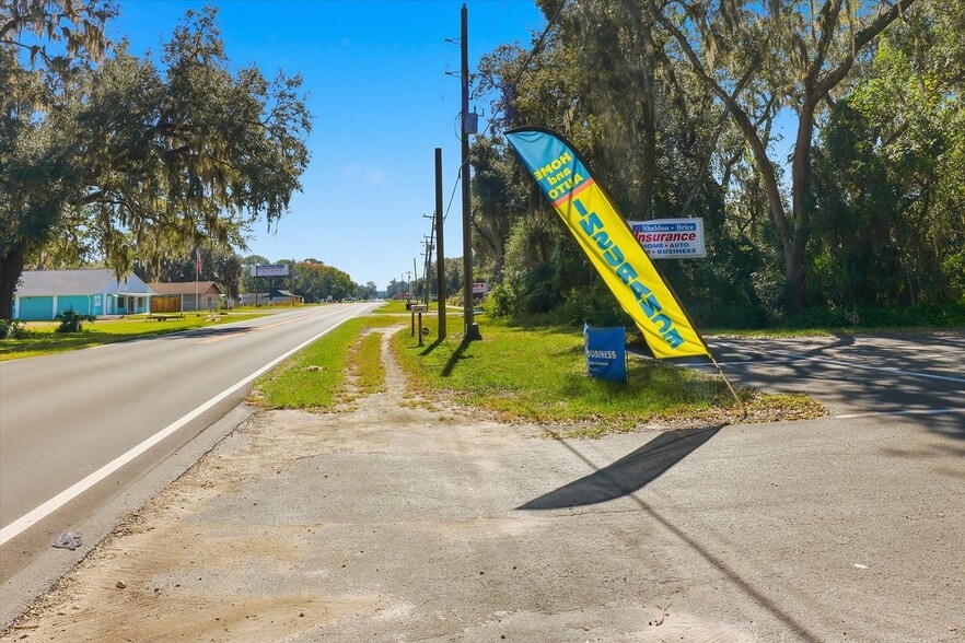 More Photos Of 2339 N Country Road 470, Lake Panasoffkee Office For Sale