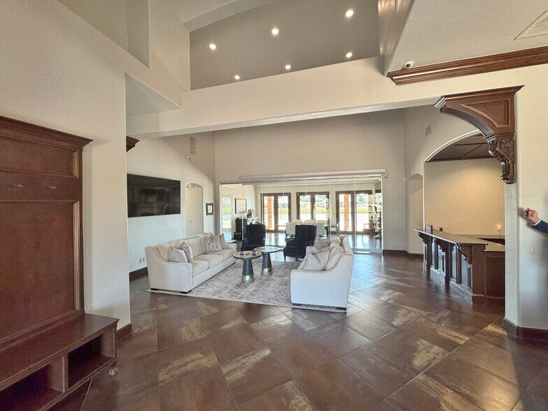 More Photos Of 9600 S May Ave, Oklahoma City Office Residential For Sale