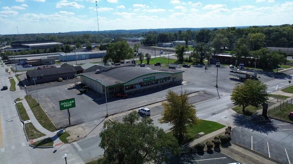 More Photos Of 601 Brown St, Osawatomie Freestanding For Sale