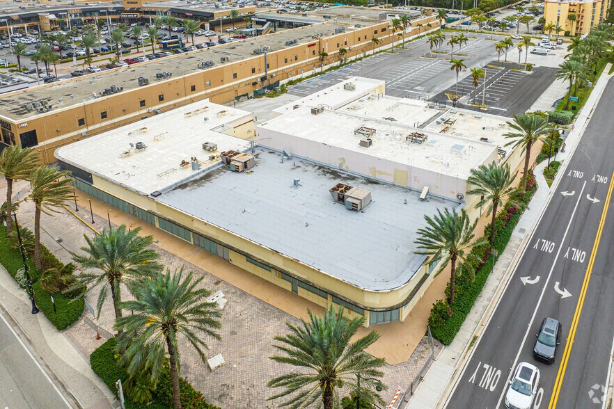 More Photos Of 17140 Collins Ave, Sunny Isles Beach Unknown For Lease