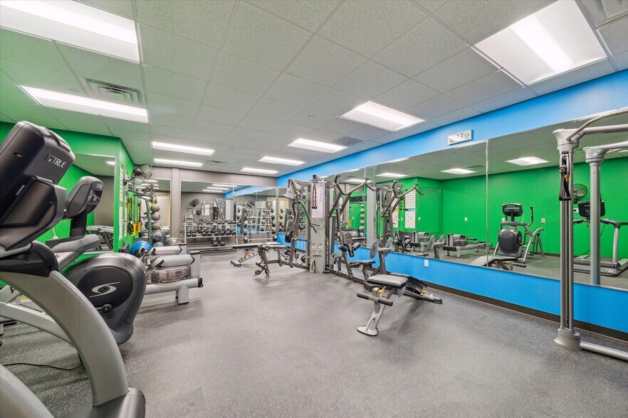 More Photos Of 14450 John F Kennedy Blvd, Houston Office For Lease