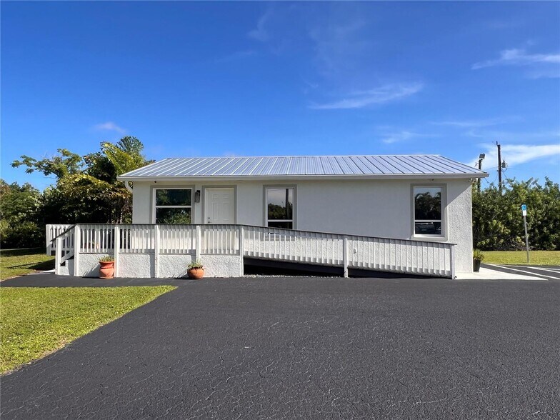 More Photos Of 180 Rio Villa Rd, Punta Gorda Freestanding For Sale