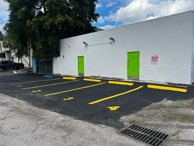 More Photos Of 900 NW 10th Ter, Fort Lauderdale Warehouse For Sale