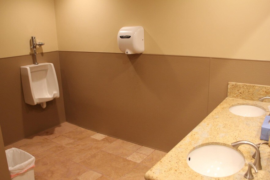 More Photos Of 10631 Paramount Blvd, Downey Office For Lease