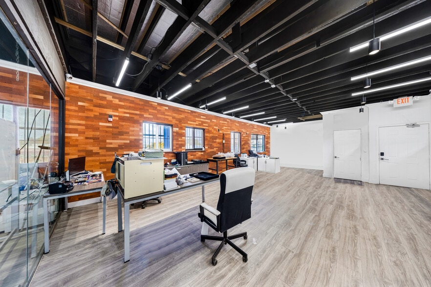 More Photos Of 2081 NW 7th Ave, Miami Warehouse For Sale