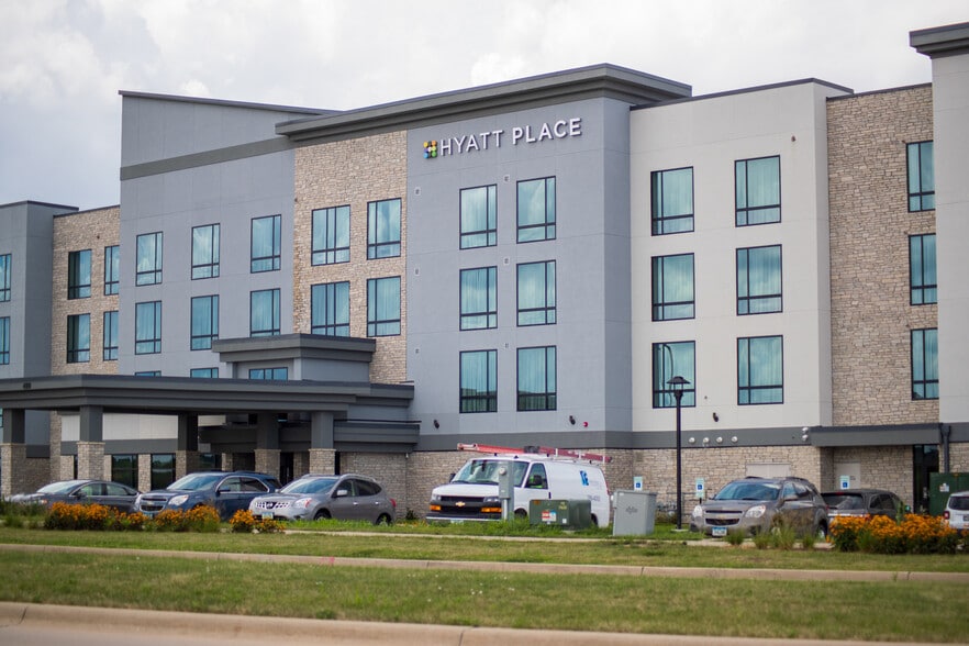 More Photos Of Hubbell Ave And Bass Pro Dr, Altoona General Retail For Lease