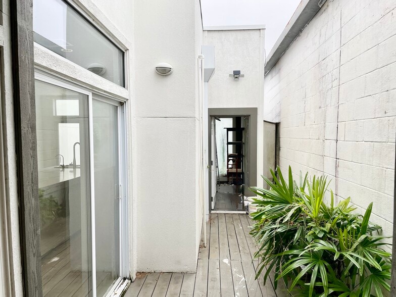 More Photos Of 3335 W Lamar St, Houston Office Residential For Lease