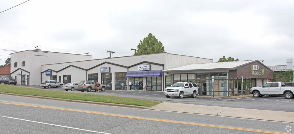 More Photos Of 1220 Battleground Ave, Greensboro Freestanding For Lease