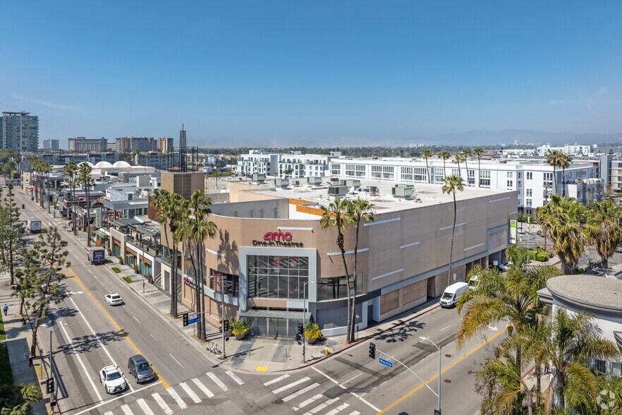 More Photos Of 13455 Maxella Ave, Marina del Rey General Retail For Lease