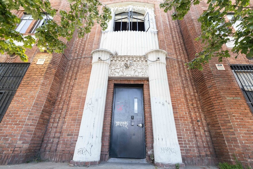 More Photos Of 2521 San Pablo Ave, Oakland Apartments For Sale