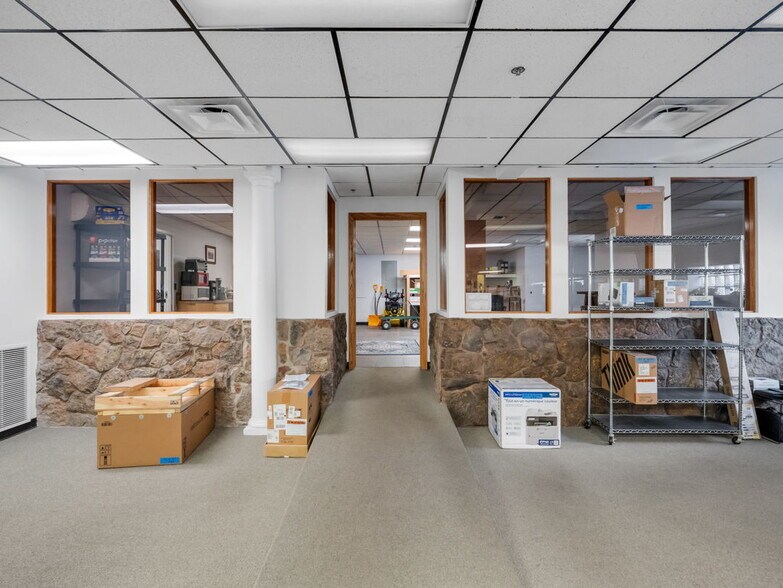 More Photos Of 2290 E Route 66, Flagstaff Office For Sale