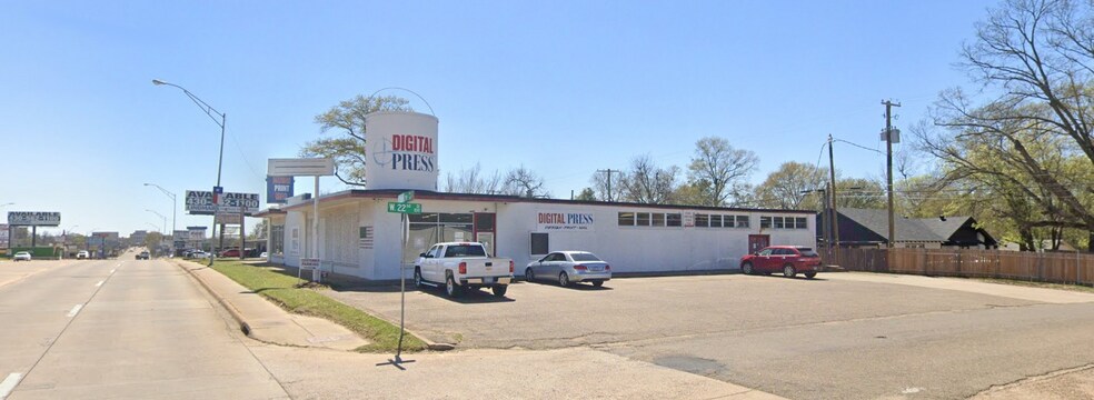 Primary Photo Of 2121 N State Line Ave, Texarkana Freestanding For Sale