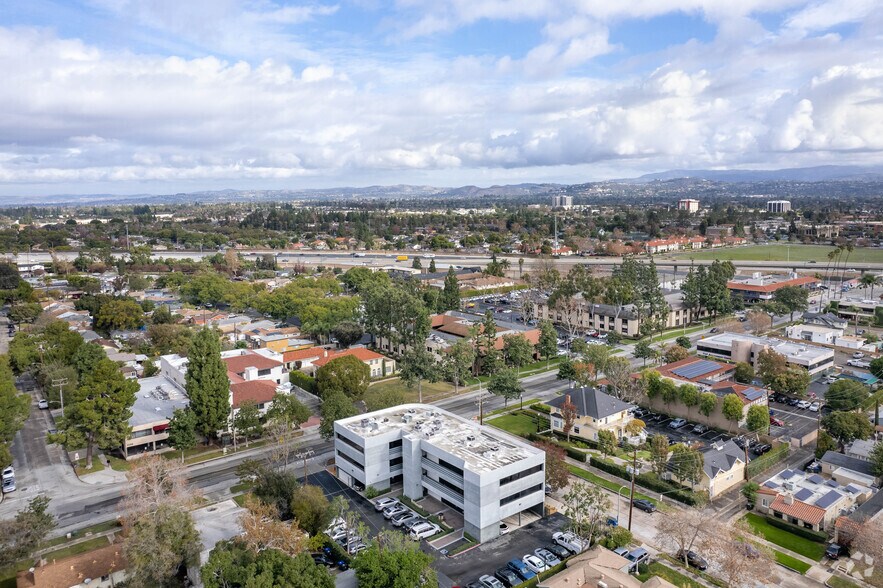 More Photos Of 1600 E 4th St, Santa Ana Medical For Lease