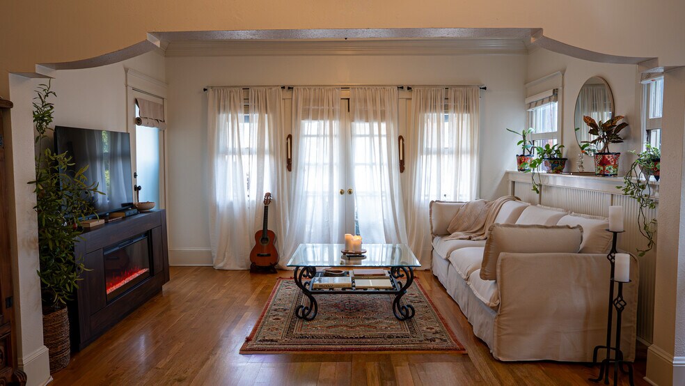 More Photos Of 219 Redondo Ave, Long Beach Apartments For Sale