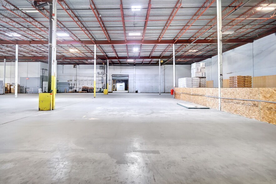 More Photos Of 8530 Av 8e, Montréal Warehouse For Lease