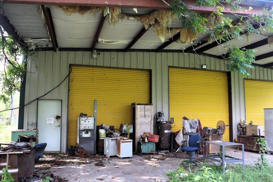 More Photos Of 427 Proctor Rd, Baytown Industrial For Sale