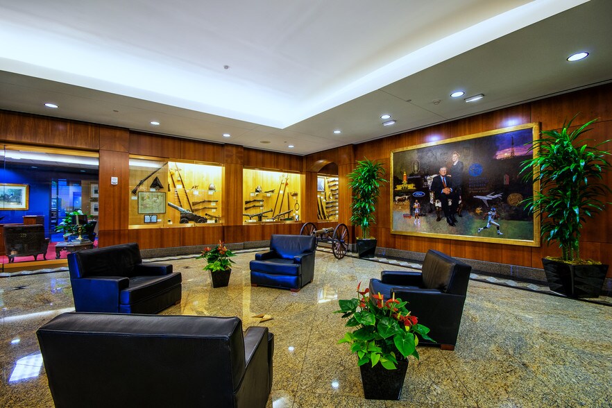 More Photos Of 755 E Mulberry Ave, San Antonio Office For Lease