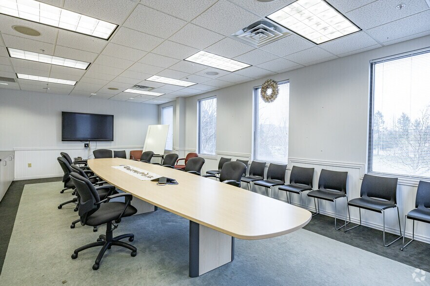 More Photos Of 20 Scotch Rd, Ewing Medical For Lease