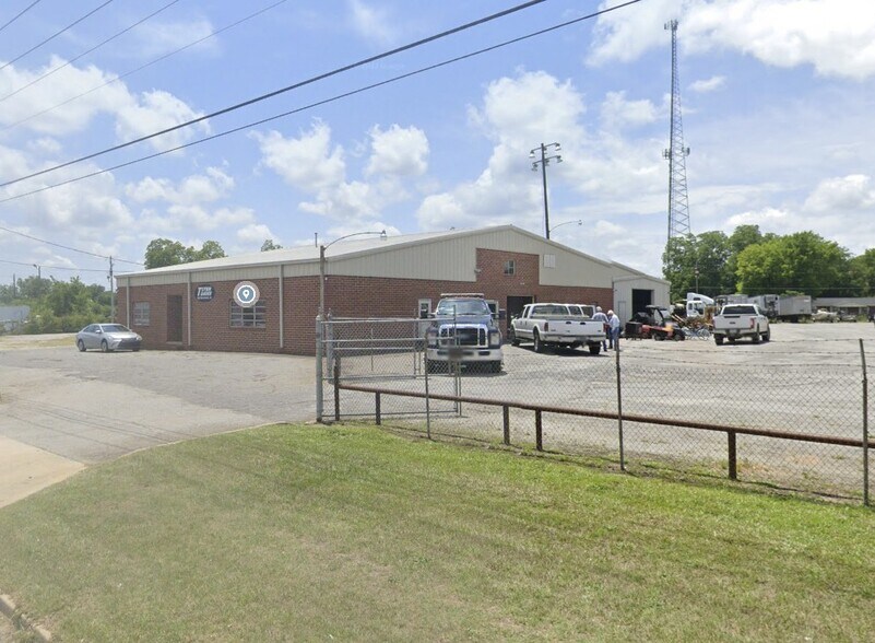 More Photos Of 4453 Broadway, Macon-Bibb Distribution For Lease