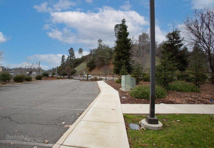 More Photos Of 2216 Buenaventura Blvd, Redding Medical For Sale