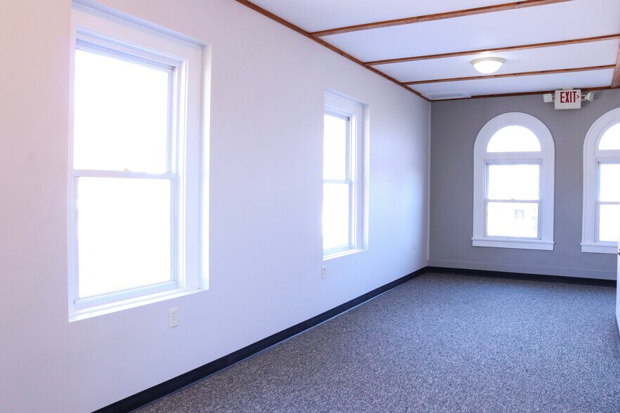 More Photos Of 126 E Lincolnway, Morrison Specialty For Sale